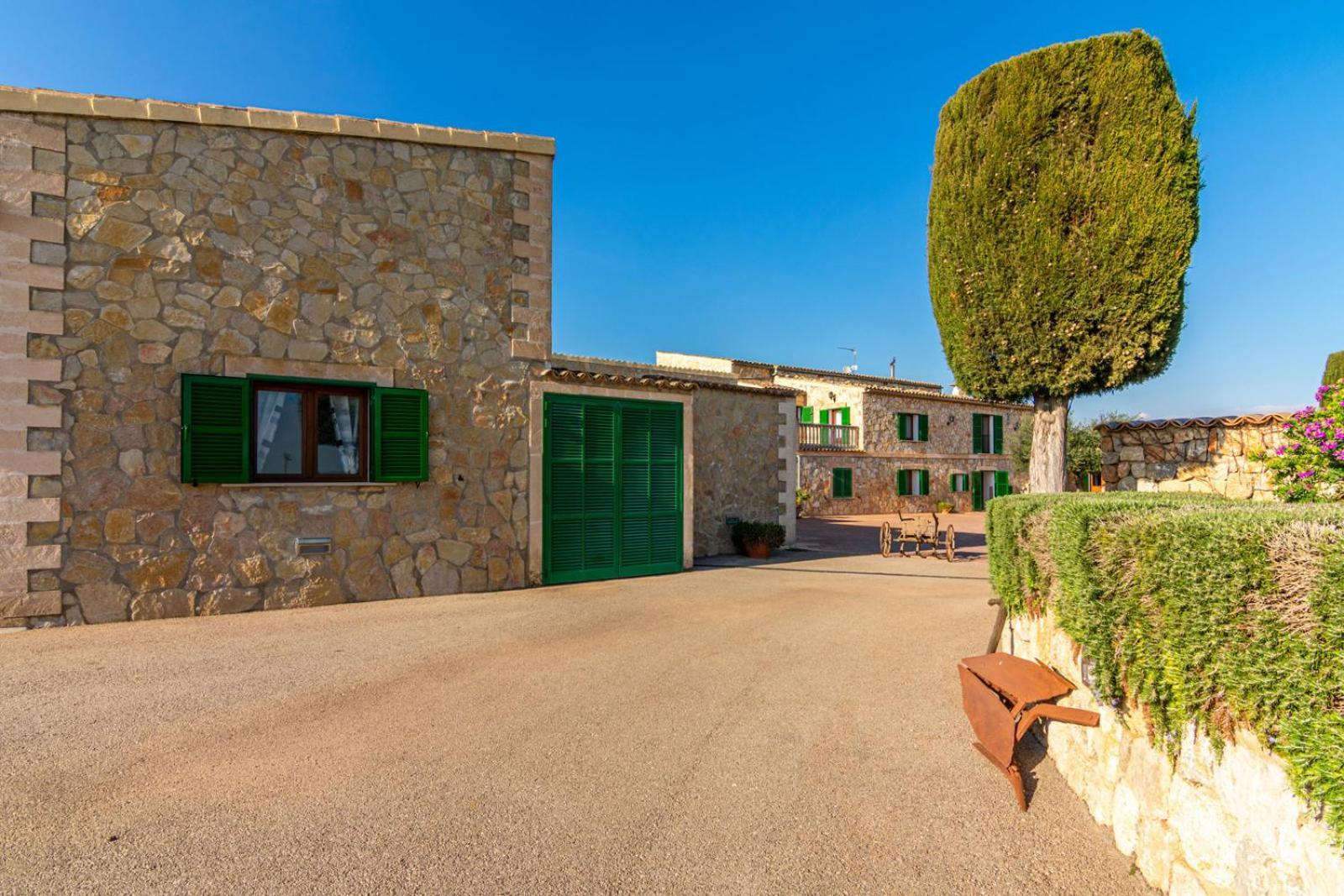 Yourhouse Grau Villa