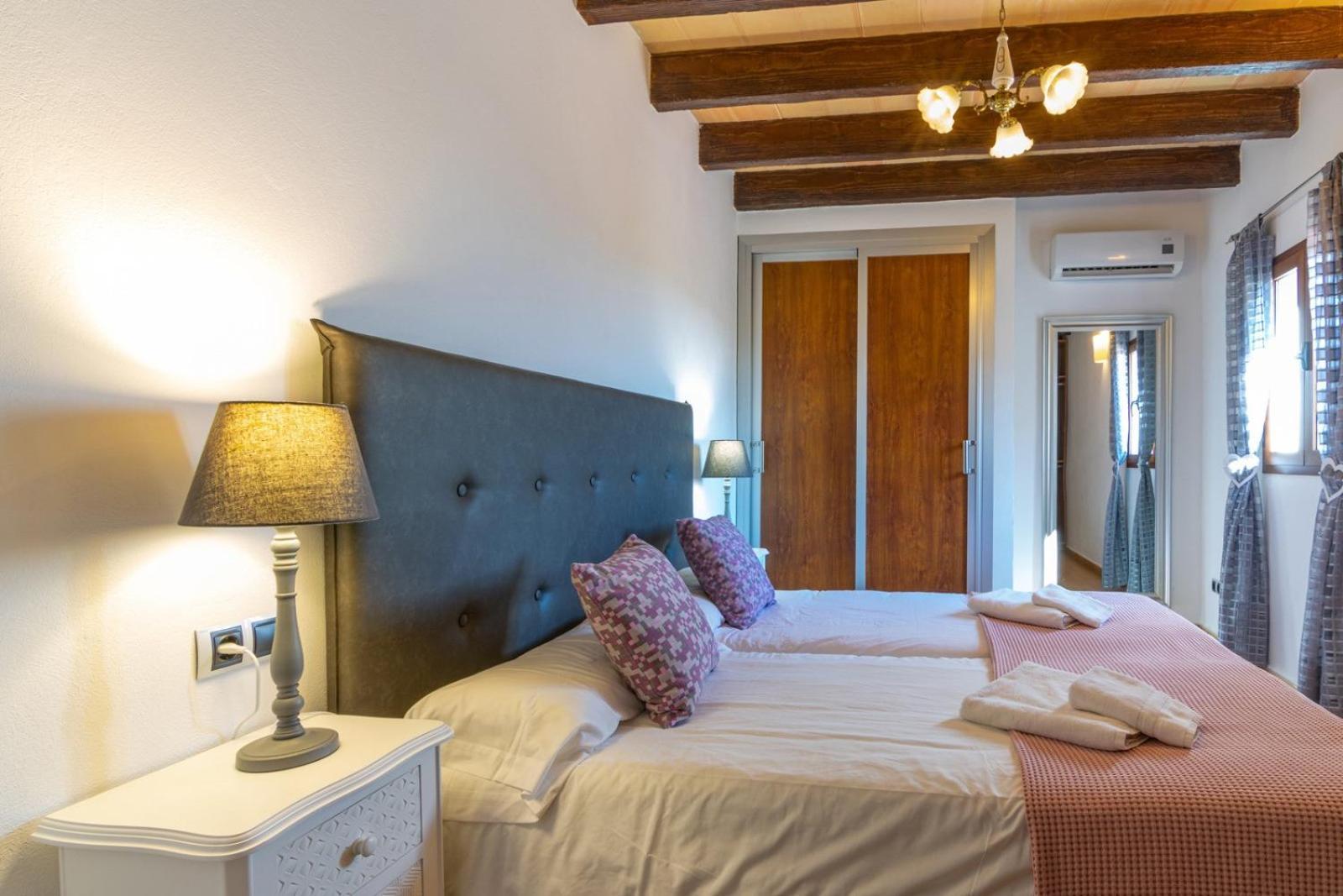 Yourhouse Grau Villa
